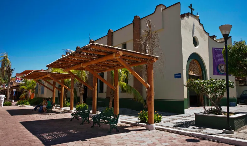 Iglesia de Zihuatanejo en el centro